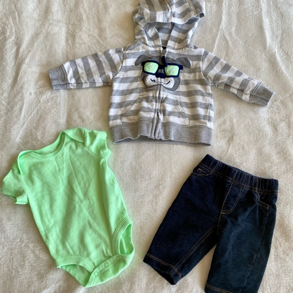 Carter’s Bulldog Hoodie, Bodysuit & Pants Set